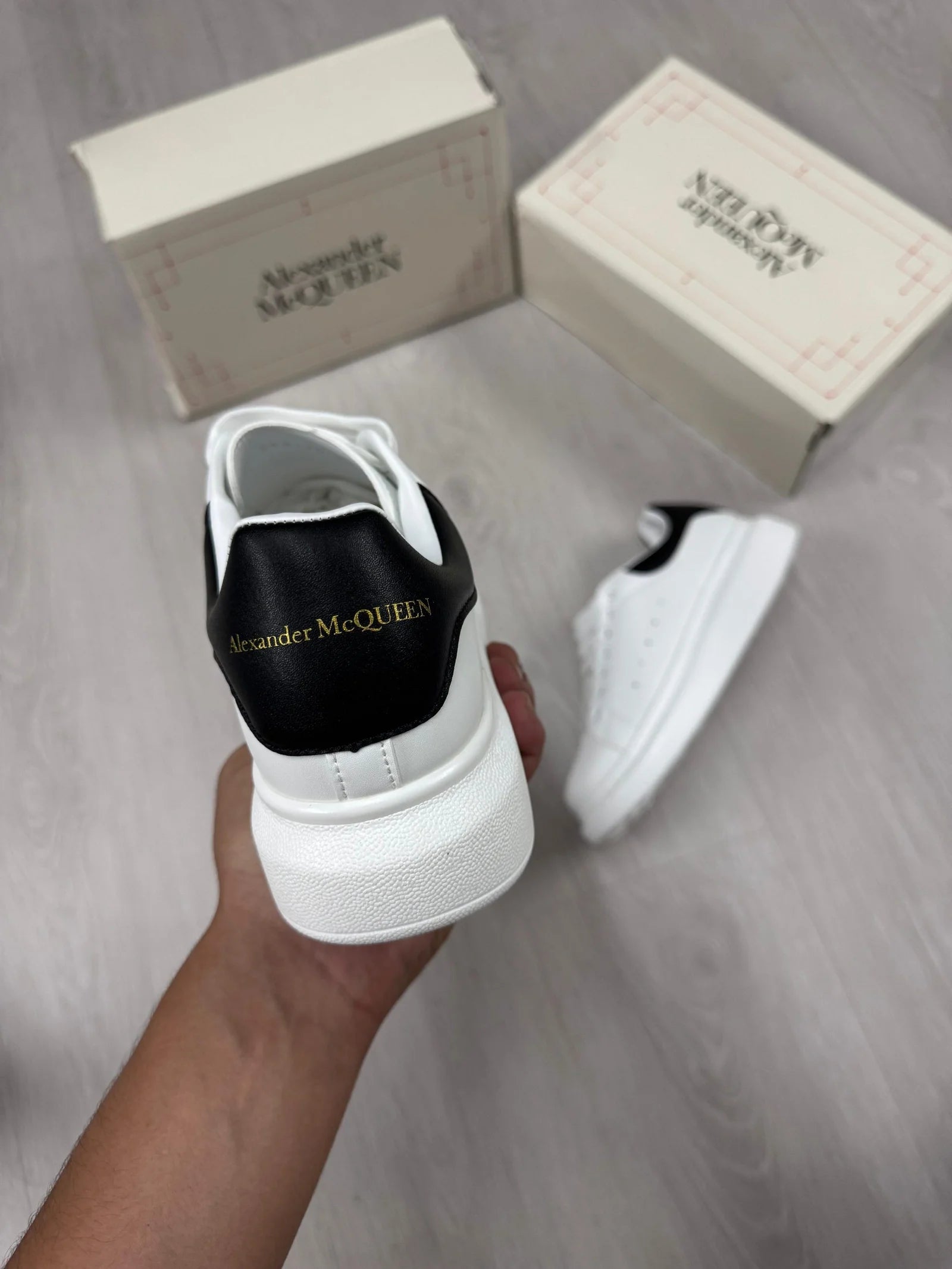 Alexander McQueen Blanca SemiNegro