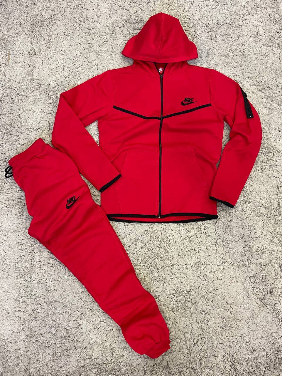 Nike Tech Flecee Rojo